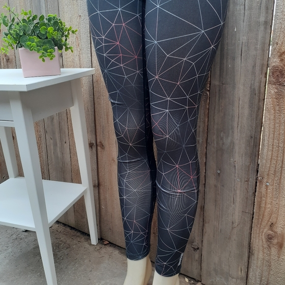 Women's Reebok Full Length Leggings Size Medium - Picture 4 of 7